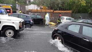 L'uragano colpisce Catania, strade come fiumi L'uragano colpisce Catania, strade come fiumi
