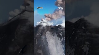 Etna Yanardağı’nda patlama anı böyle görüntülendi| VOA Türkçe Etna Yanardağı’nda patlama anı böyle görüntülendi| VOA Türkçe