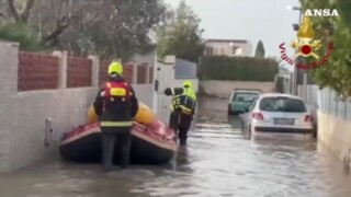 Maltempo a Messina, forti temporali e torrenti straripati Maltempo a Messina, forti temporali e torrenti straripati